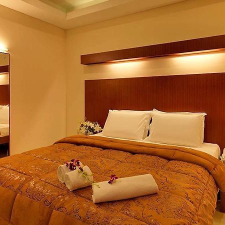 Dhanunjayas Luxury Hotel Hosur Ngoại thất bức ảnh