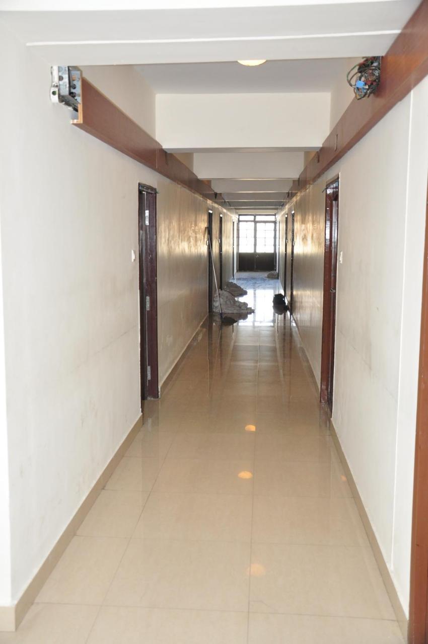 Dhanunjayas Luxury Hotel Hosur Ngoại thất bức ảnh
